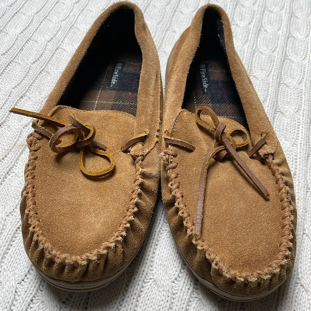 Men’s fireside sz 10 suede slippers. Rubber sole. Flannel plaid insole lining